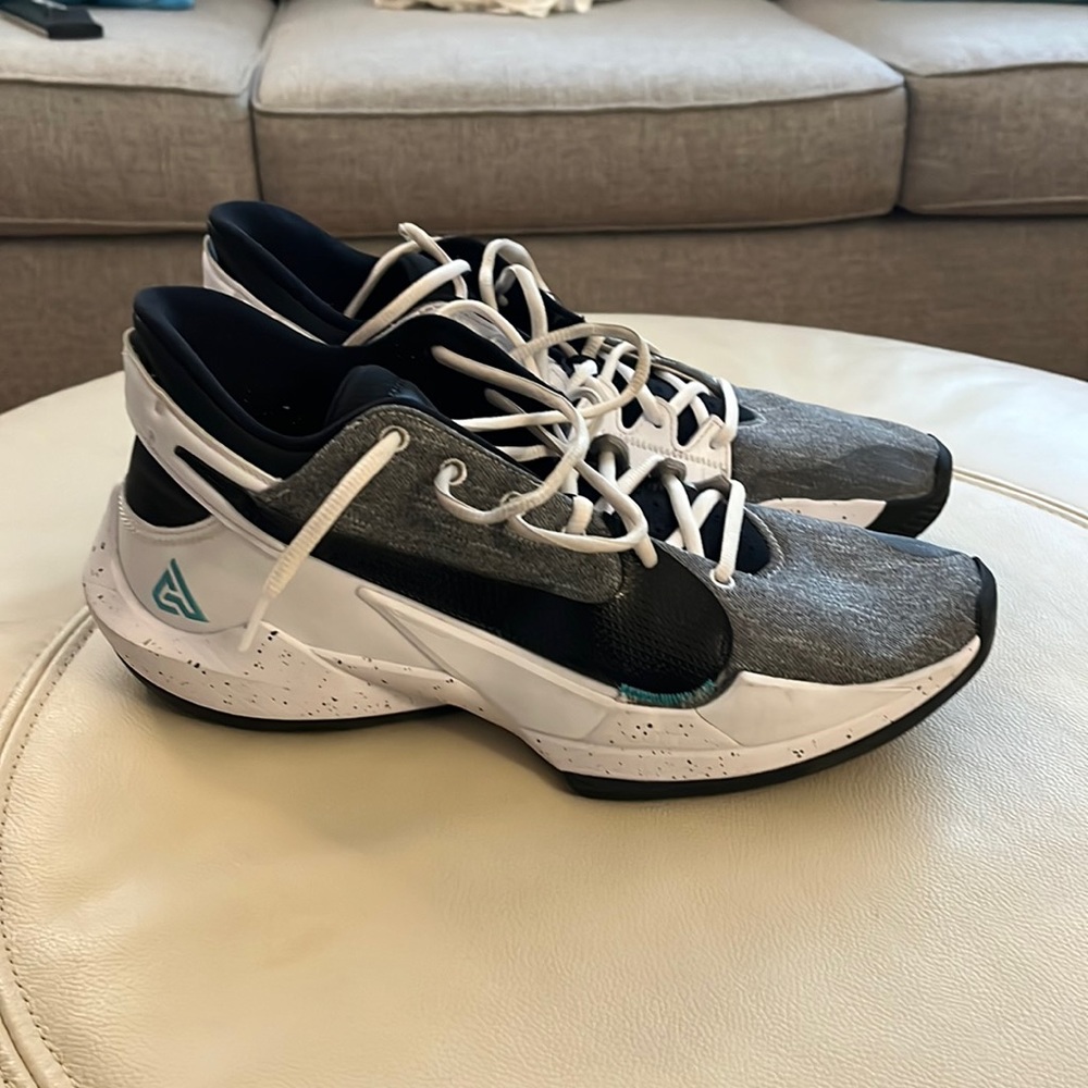 Nike Greek Freak 2